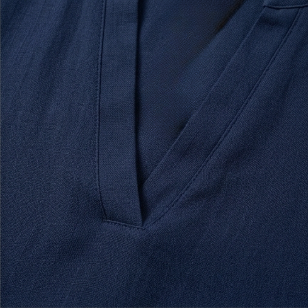 Linora | Blouse Col V à Ourlet Courbé