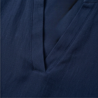Linora | Blouse Col V à Ourlet Courbé