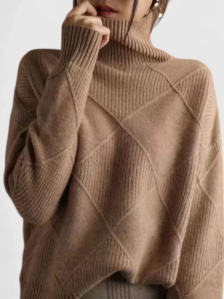 Pull femme col montant maille douce coupe ample — Marron